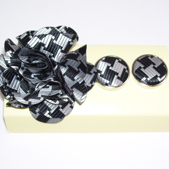 SOLD  Silver Necktie Sock Flower Hanky Cuff Link - Picture 4 of 8